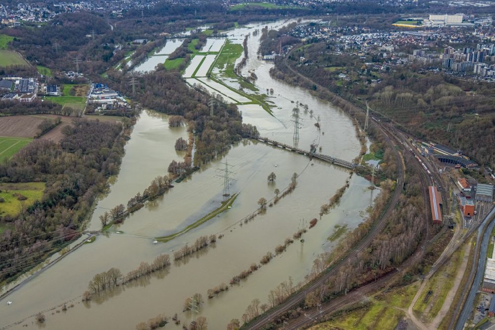 Aerial image Essen - Shore areas with flooded by flood level riverbed the Ruhr in the district Burgaltendorf in Essen at Ruhrgebiet in the state North Rhine-Westphalia, Germany