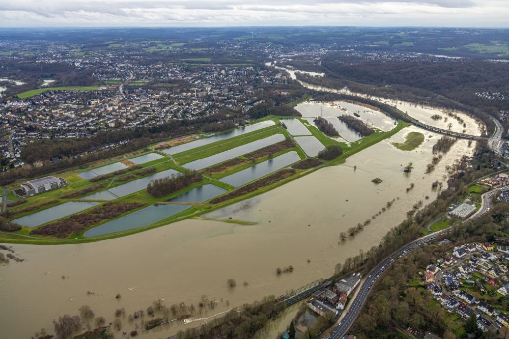 Aerial image Essen - Shore areas with flooded by flood level riverbed the Ruhr on street Huenninghausenweg in the district Ueberruhr - Hinsel in Essen at Ruhrgebiet in the state North Rhine-Westphalia, Germany