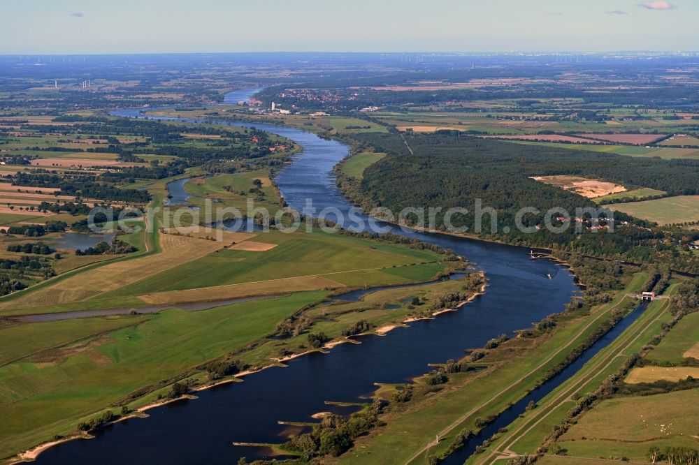 Aerial image Bleckede - Curved loop of the riparian zones on the course of the river Elbe in Bleckede in the state Lower Saxony, Germany