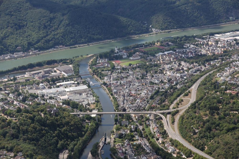 Aerial image Lahnstein - Riparian areas along the river mouth of the Lahn into the Rhein river in Koblenz- Lahnstein in the state Rhineland-Palatinate, Germany