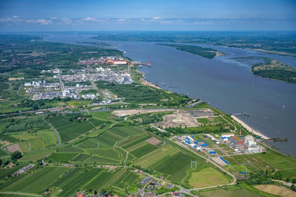 Stade from above - Riparian areas along the river estuary Schwinge in the Elbe near Stade in the state Lower Saxony, Germany