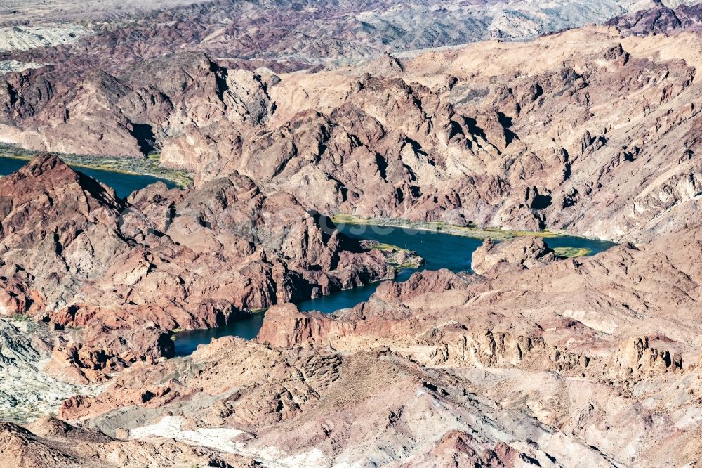 Aerial photograph Havasu Lake - Riparian zones on the course of the river of Colorado River in in California, United States of America