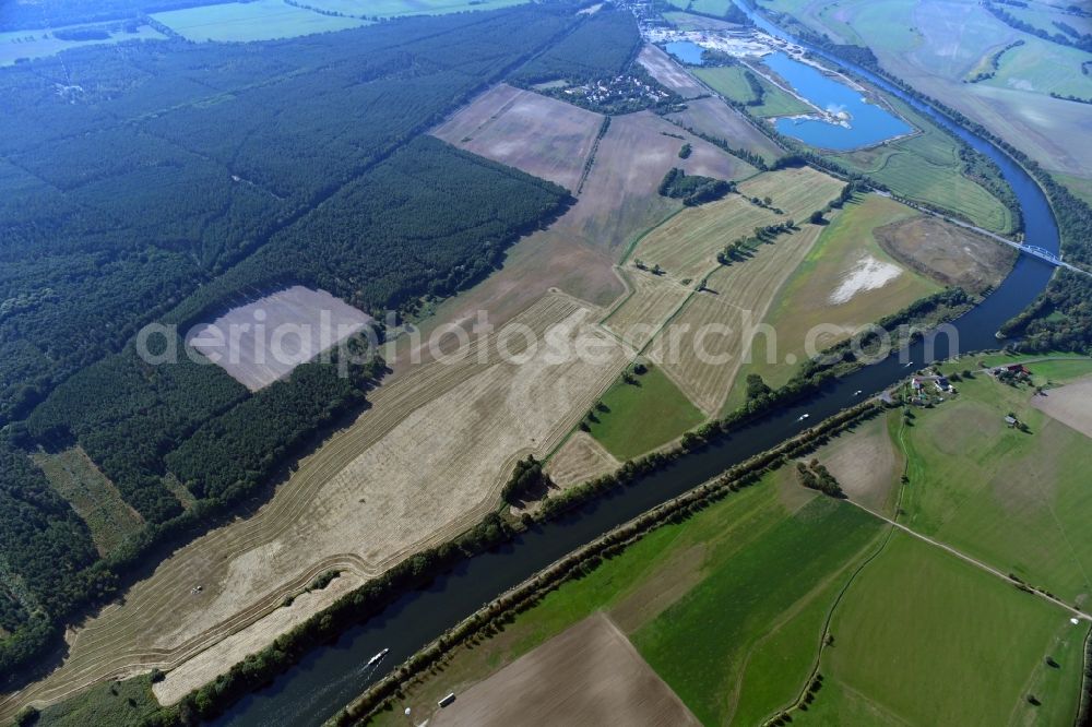 Parchau from the bird's eye view: Riparian zones on the course of the river of Elbe-Havel-Kanal in Parchau in the state Saxony-Anhalt, Germany