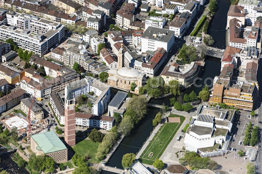 Aerial photograph Pforzheim - Riparian zones on the course of the river of Enz in Pforzheim in the state Baden-Wuerttemberg, Germany