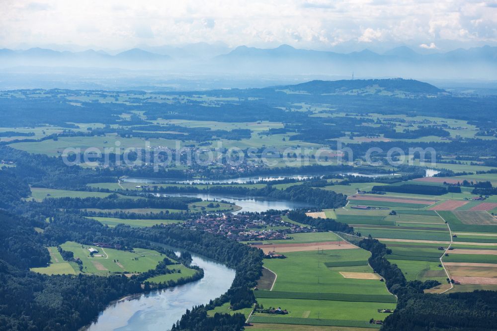 Aerial photograph Vilgertshofen - Riparian zones on the course of the river of Lech with Blick auf den Hohen Peissenberg in Vilgertshofen in the state Bavaria, Germany