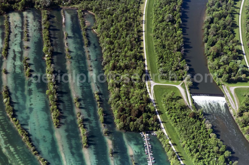 Aerial photograph Kissing - Riparian zones on the course of the river des Lech entlang of Weitmansee in Kissing in the state Bavaria, Germany