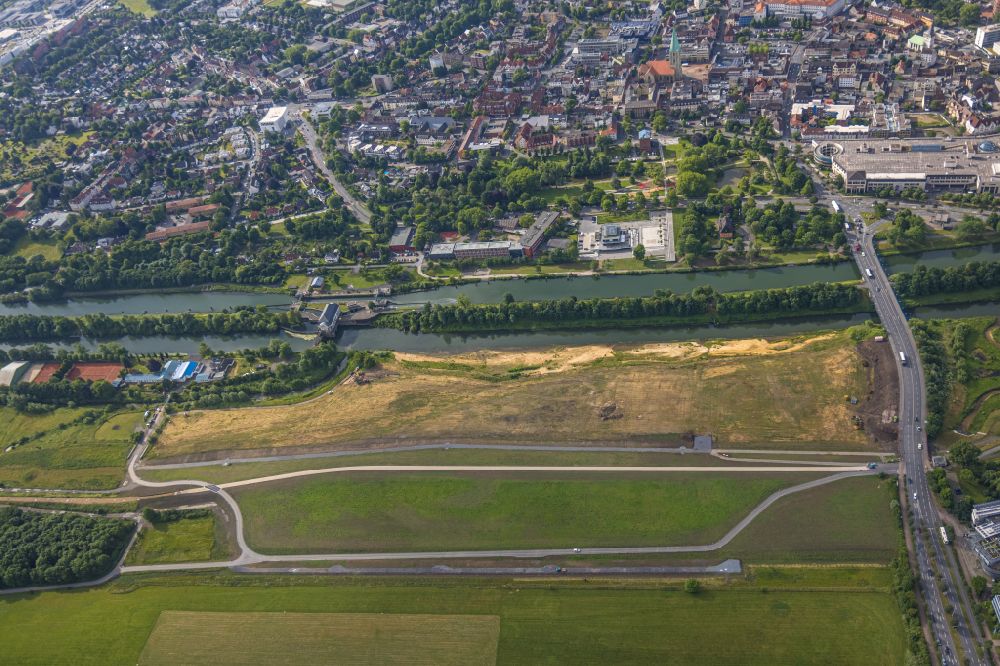 Hamm from the bird's eye view: Riparian zones on the course of the river of Lippe and of Datteln-Hamm-Kanal in the district Heessen in Hamm at Ruhrgebiet in the state North Rhine-Westphalia, Germany