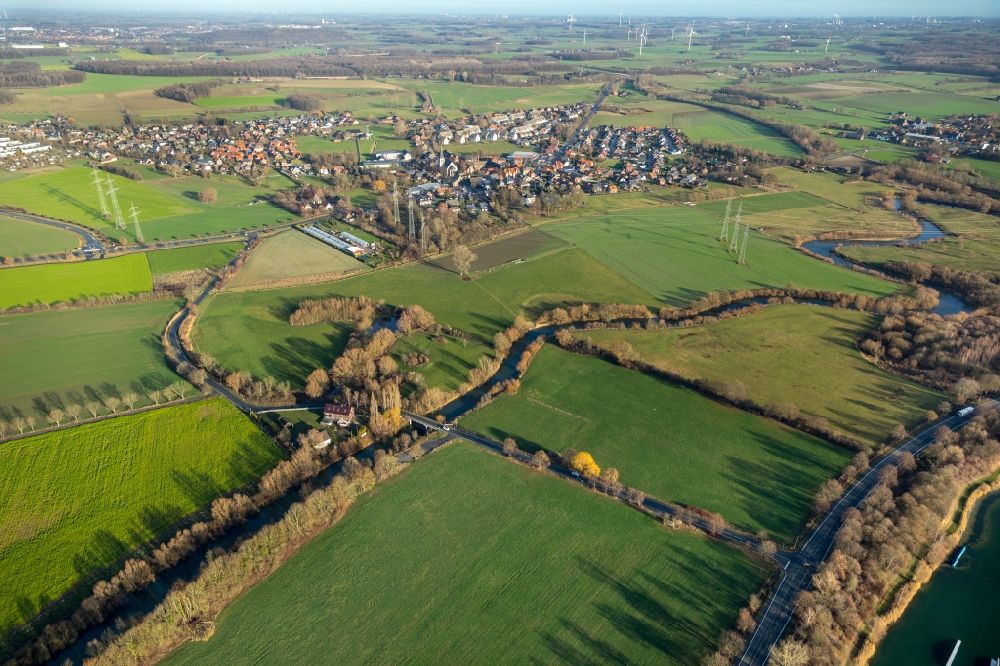 Aerial image Dolberg - Riparian zones on the course of the river of Lippe in Dolberg in the state North Rhine-Westphalia, Germany