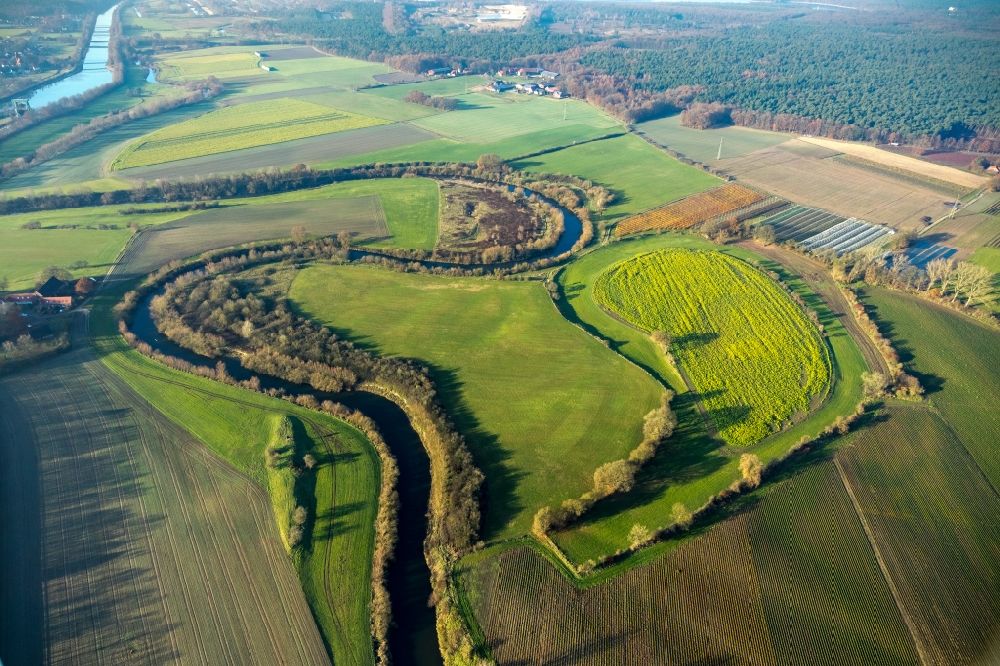 Haltern am See from the bird's eye view: Curved loop of the riparian zones on the course of the river Lippe in Haltern am See in the state North Rhine-Westphalia, Germany