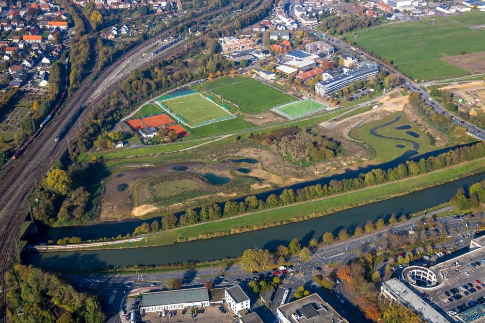 Hamm from the bird's eye view: Riparian zones on the course of the river of Lippe in the district Heessen in Hamm in the state North Rhine-Westphalia, Germany