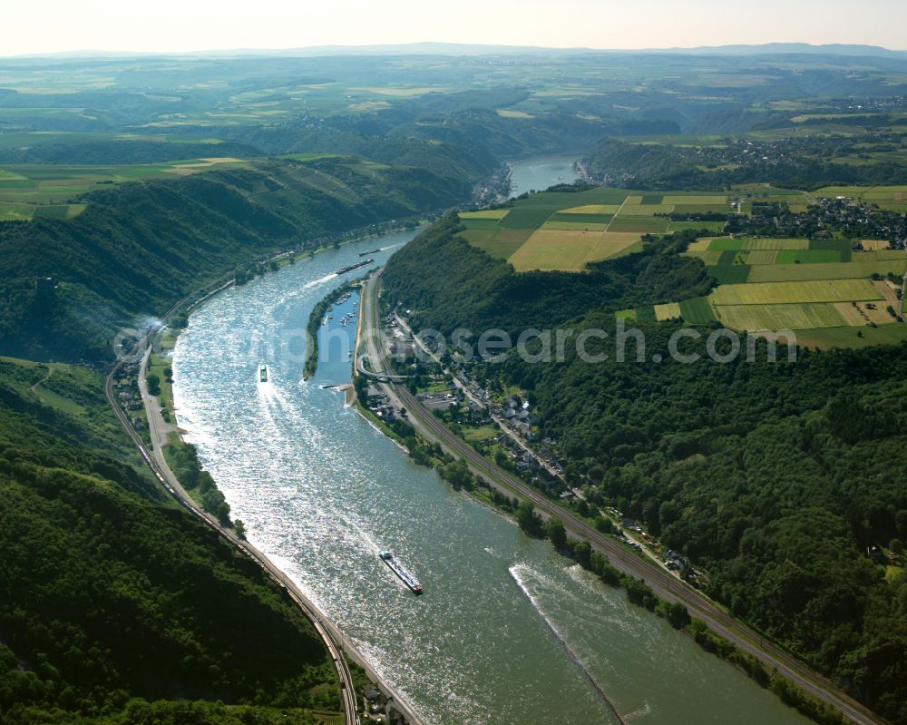 Aerial photograph Sankt Goar - Riparian areas on the river course of the Rhine near Sankt Goar in the state Rhineland-Palatinate, Germany