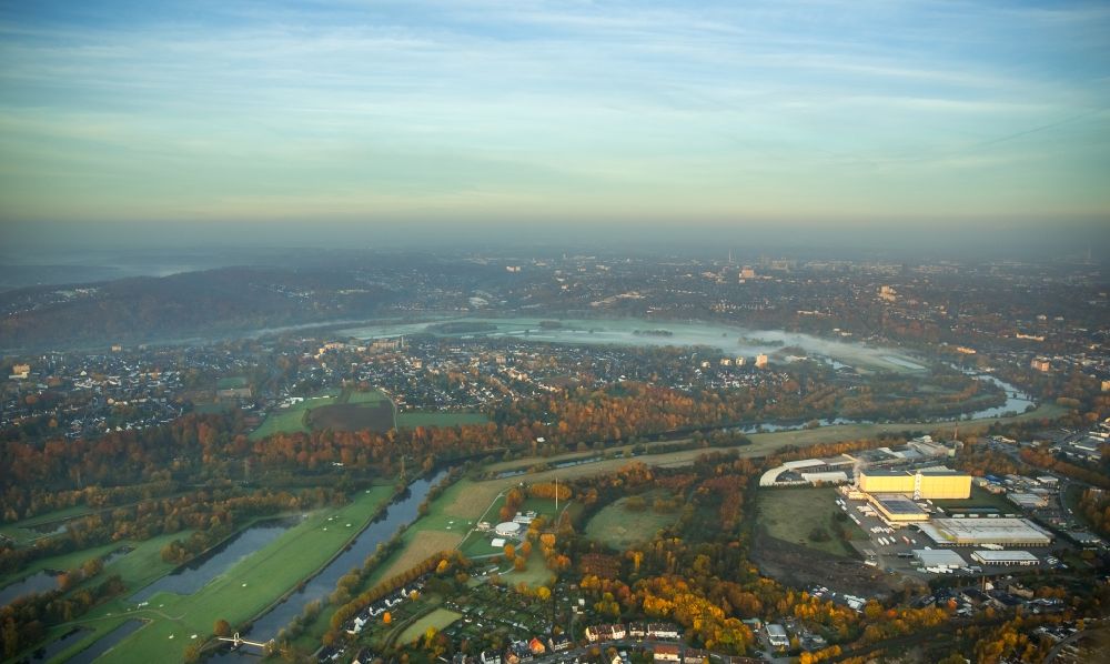 Essen from the bird's eye view: Riparian zones on the course of the river der Ruhr in Essen in the state North Rhine-Westphalia