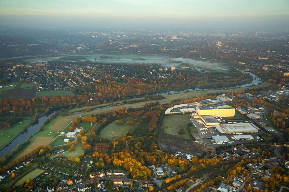 Aerial image Essen - Riparian zones on the course of the river der Ruhr in Essen in the state North Rhine-Westphalia