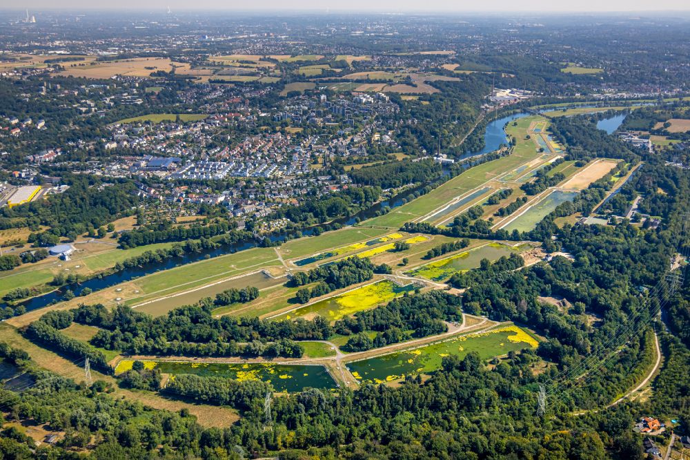 Aerial photograph Essen - Riparian zones on the course of the river Ruhr islands between Steele and Ueberruhr in Essen at Ruhrgebiet in the state North Rhine-Westphalia