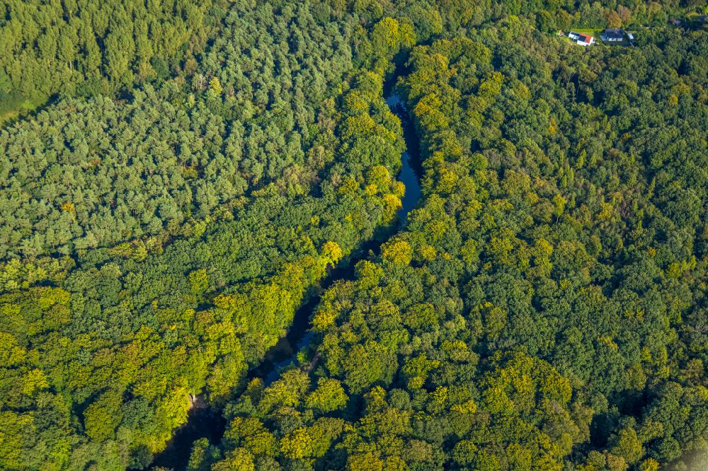 Aerial photograph Siedlung Overrath - Riparian zones on the course of the river Stever on street Im Greinenkamp in Siedlung Overrath in the state North Rhine-Westphalia, Germany