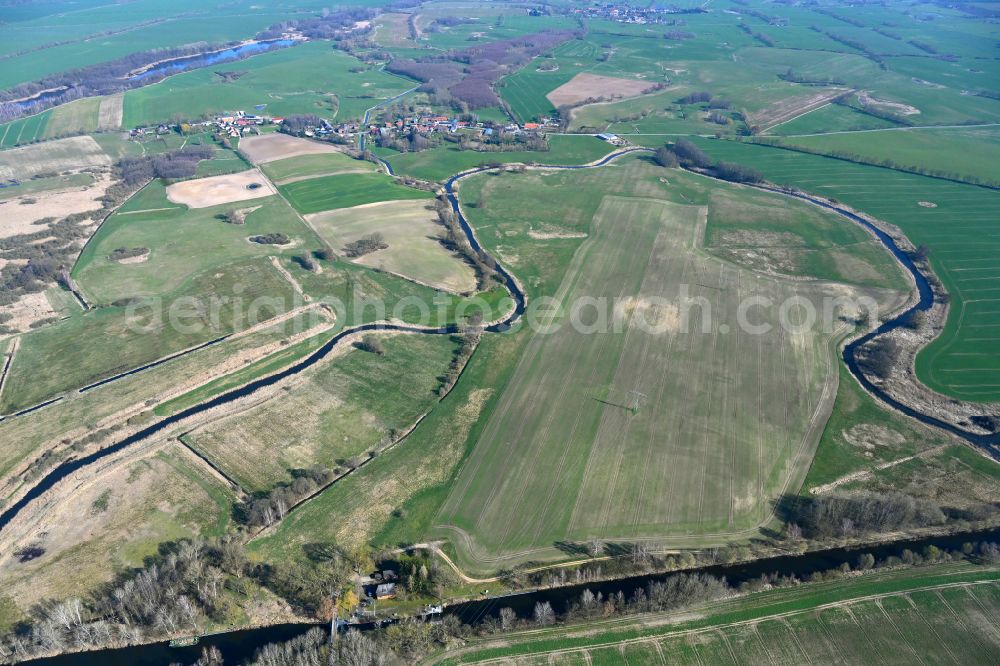 Aerial photograph Paarsch - Riparian zones on the course of the river of Wehrarm of Alte Elde in Paarsch in the state Mecklenburg - Western Pomerania, Germany