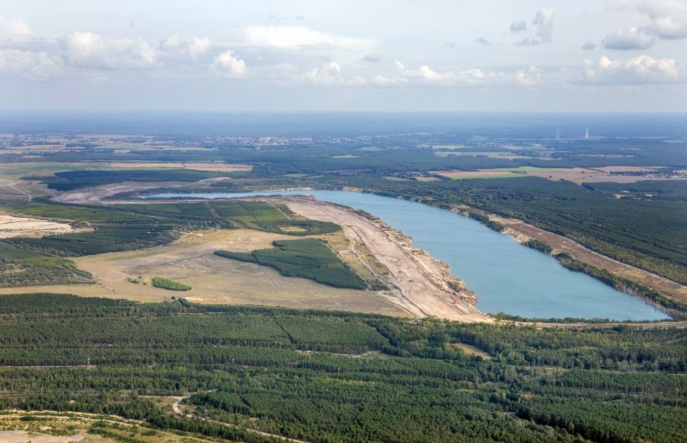 Aerial image Neuhausen/Spree - Shore areas of flooded former lignite opencast mine and renaturation lake Suedrandschlauch in Neuhausen/Spree in the state Brandenburg, Germany