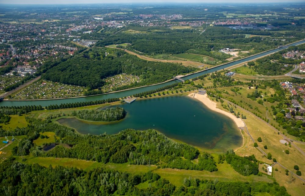 Aerial image Lünen - Riparian areas on the lake area of Horstmarer See in Luenen in the state North Rhine-Westphalia