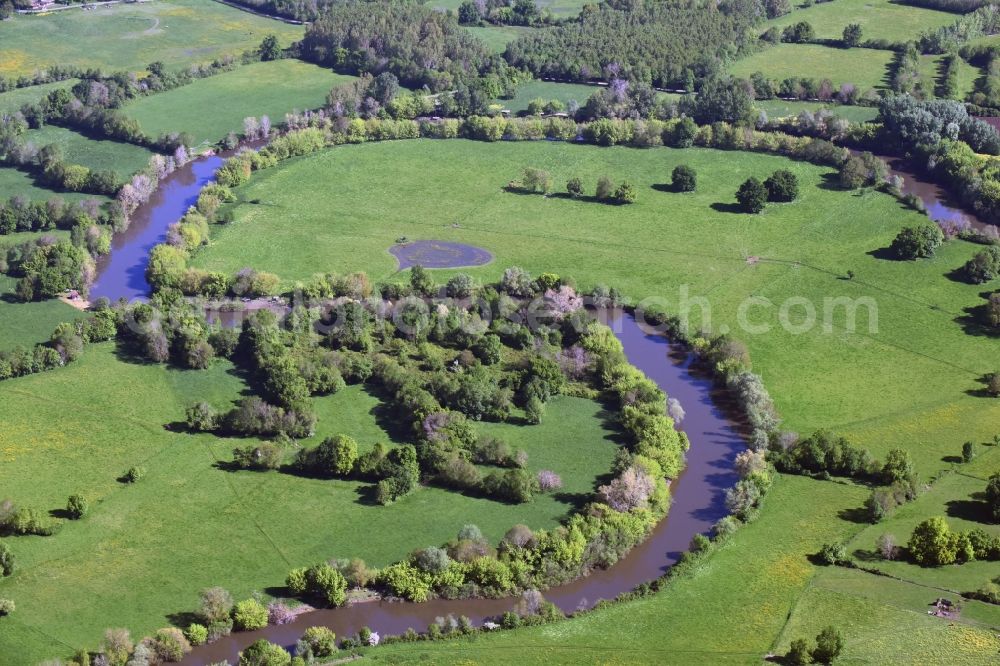 Aerial photograph Saint-Denis-de-Pile - Curved loop of the riparian zones on the course of the river Isle in Saint-Denis-de-Pile in Aquitaine Limousin Poitou-Charentes, France