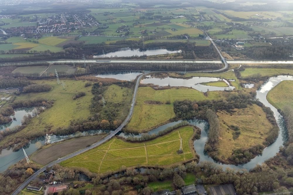 Stockum from the bird's eye view: Curved loop of the riparian zones on the course of the river Lippe - in Stockum in the state North Rhine-Westphalia, Germany
