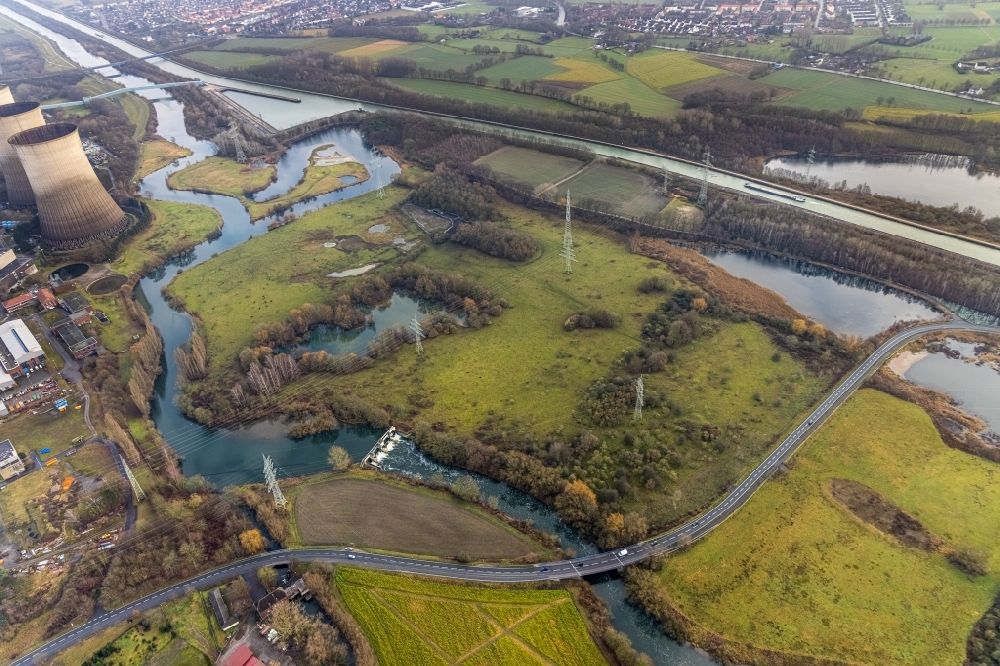 Aerial image Stockum - Curved loop of the riparian zones on the course of the river Lippe - in Stockum in the state North Rhine-Westphalia, Germany