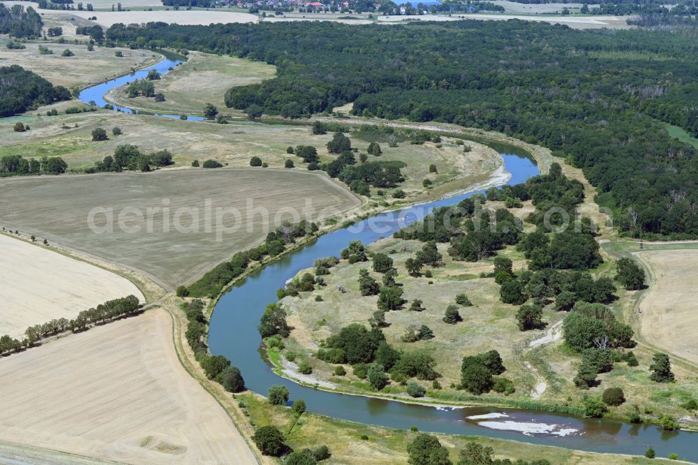 Aerial image Raguhn-Jeßnitz - Curved bank areas on the Mulde - course of the river in Raguhn-Jessnitz in the state Saxony-Anhalt, Germany