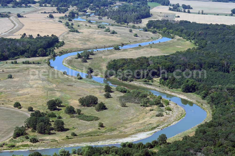 Aerial photograph Raguhn-Jeßnitz - Curved bank areas on the Mulde - course of the river in Raguhn-Jessnitz in the state Saxony-Anhalt, Germany