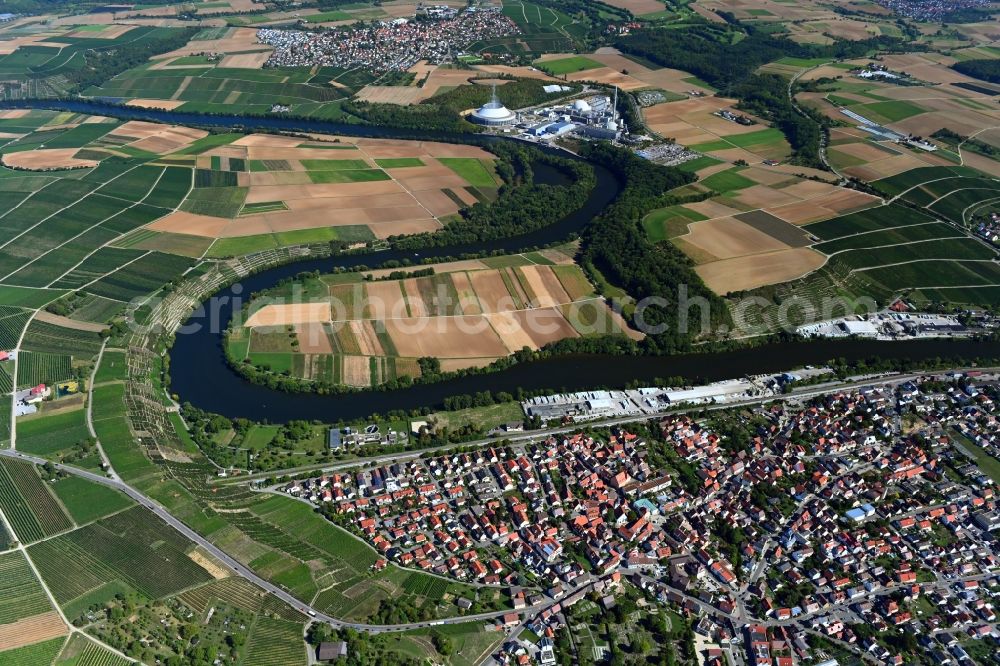 Kirchheim am Neckar from above - Curved loop of the riparian zones on the course of the river Neckar - in Kirchheim am Neckar in the state Baden-Wuerttemberg, Germany