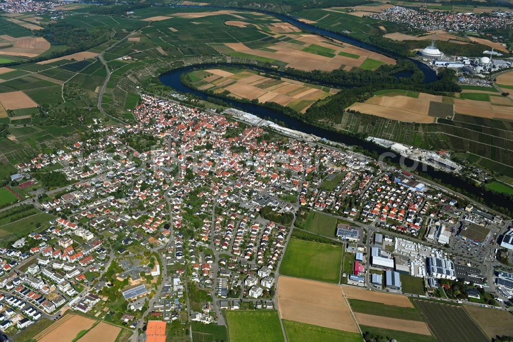 Aerial photograph Kirchheim am Neckar - Curved loop of the riparian zones on the course of the river Neckar - in Kirchheim am Neckar in the state Baden-Wuerttemberg, Germany