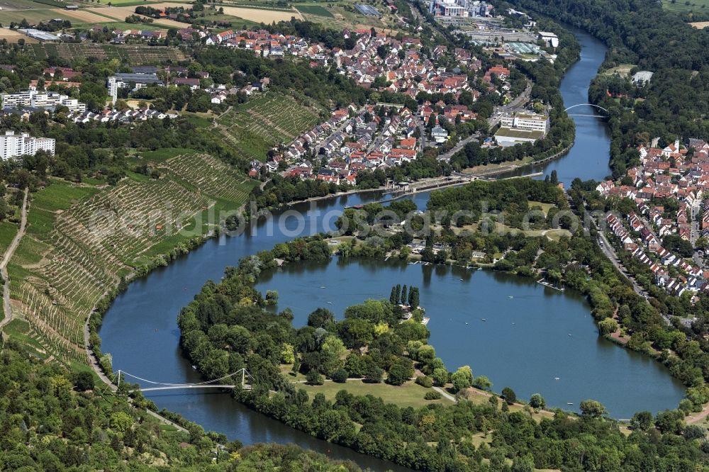 Aerial image Stuttgart - Curved loop of the riparian zones on the course of the river Neckar in Muehlhausen und Max Eyth See in Stuttgart in Muehlhausen und Max Eyth See in the state Baden-Wuerttemberg, Germany