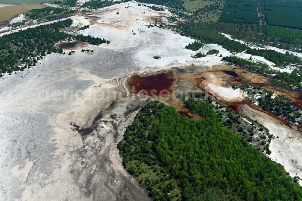 Aerial image Wanninchen - Shore areas of flooded former lignite opencast mine and renaturation lake in Wanninchen in the state Brandenburg, Germany