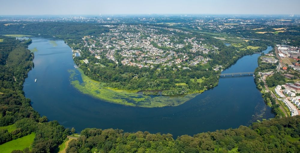 Aerial photograph Heisingen - Curved loop of the riparian zones on the course of the river Ruhr in Heisingen in the state North Rhine-Westphalia