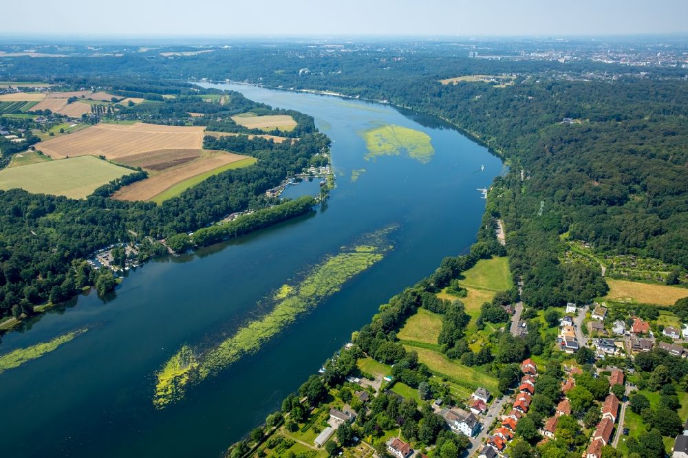 Aerial image Heisingen - Curved loop of the riparian zones on the course of the river Ruhr in Heisingen in the state North Rhine-Westphalia