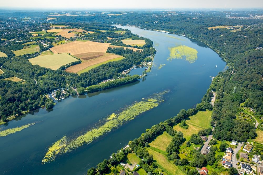 Aerial photograph Heisingen - Curved loop of the riparian zones on the course of the river Ruhr in Heisingen in the state North Rhine-Westphalia
