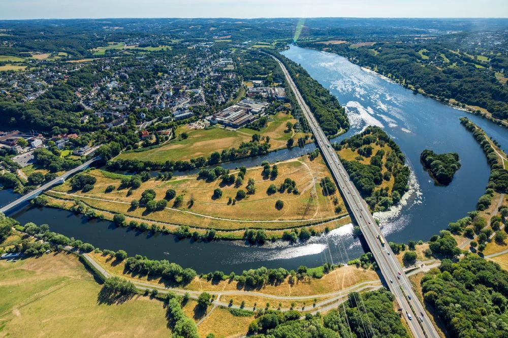 Aerial photograph Herbede - Curved loop of the riparian zones on the course of the river Ruhr in Herbede in the state North Rhine-Westphalia, Germany