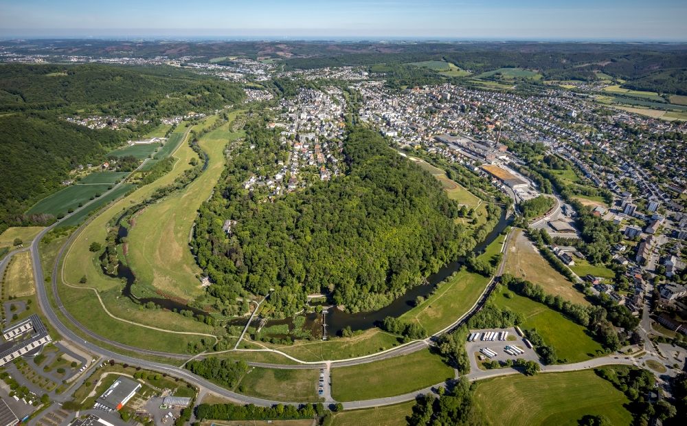 Aerial image Arnsberg - Curved loop of the riparian zones on the course of the river Ruhr- in the district Wennigloh in Arnsberg in the state North Rhine-Westphalia, Germany