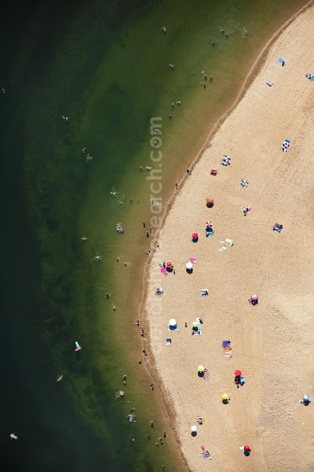 Aerial photograph Pleinfeld - Sandy beach areas on the Badestrand Allmannsdorf on Brombachsee in Pleinfeld in the state Bavaria, Germany