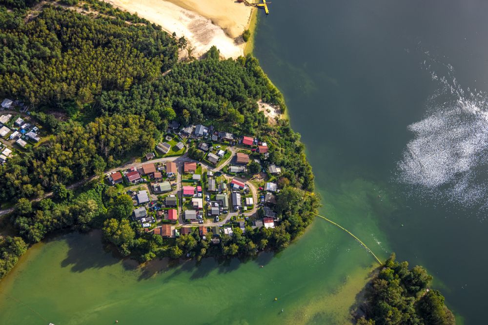 Haltern am See from the bird's eye view: Sandy beach areas of the quarry pond Flaesheim also called Silbersee on street Flaesheimer Strasse in Haltern am See at Ruhrgebiet in the state North Rhine-Westphalia, Germany