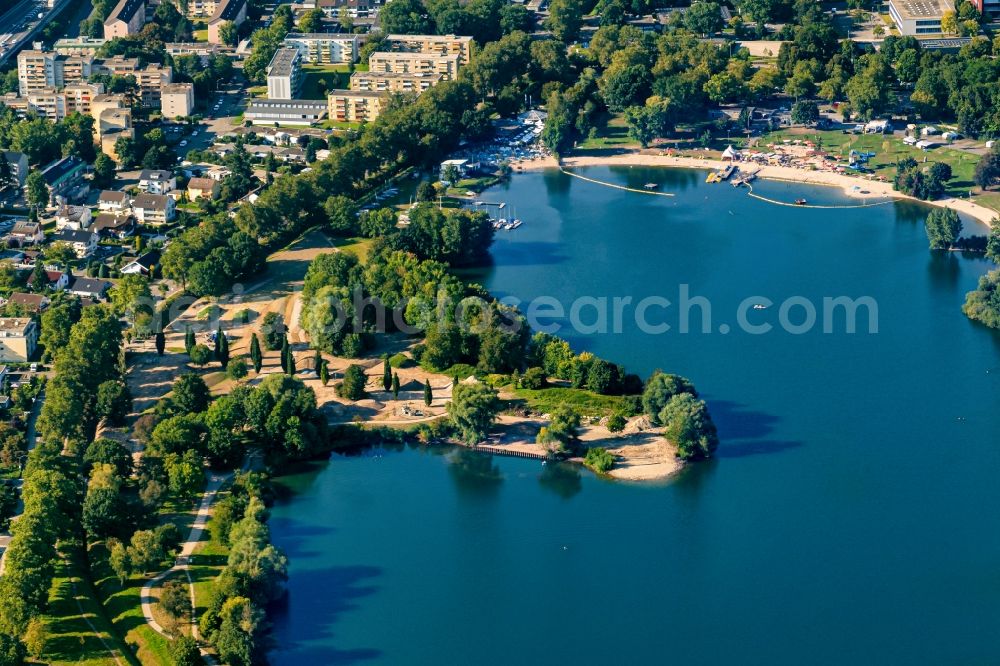 Aerial image Offenburg - Sandy beach areas on the Gifizsee Strandbad in Offenburg in the state Baden-Wuerttemberg, Germany