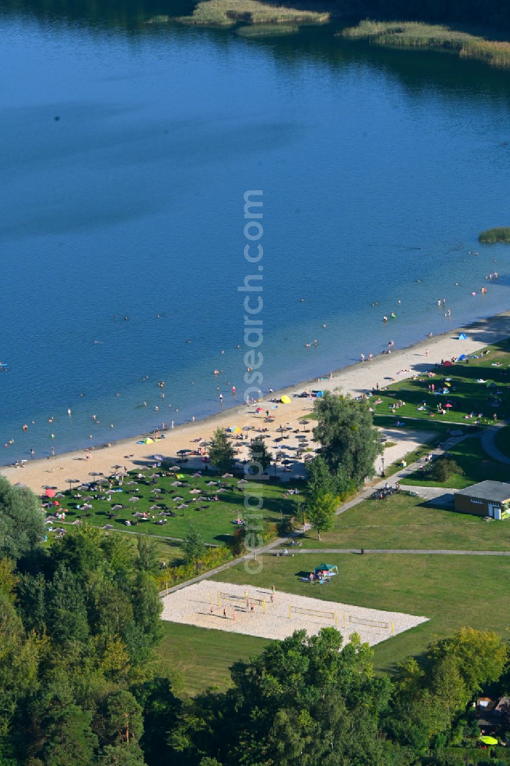 Aerial photograph Templin - Sandy beach areas on the Luebbesee on street Am Luebbesee in the district Postheim in Templin in the state Brandenburg, Germany