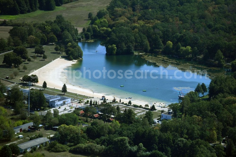 Aerial image Dessau - Sandy beach areas on the Waldbad in Dessau in the state Saxony-Anhalt, Germany