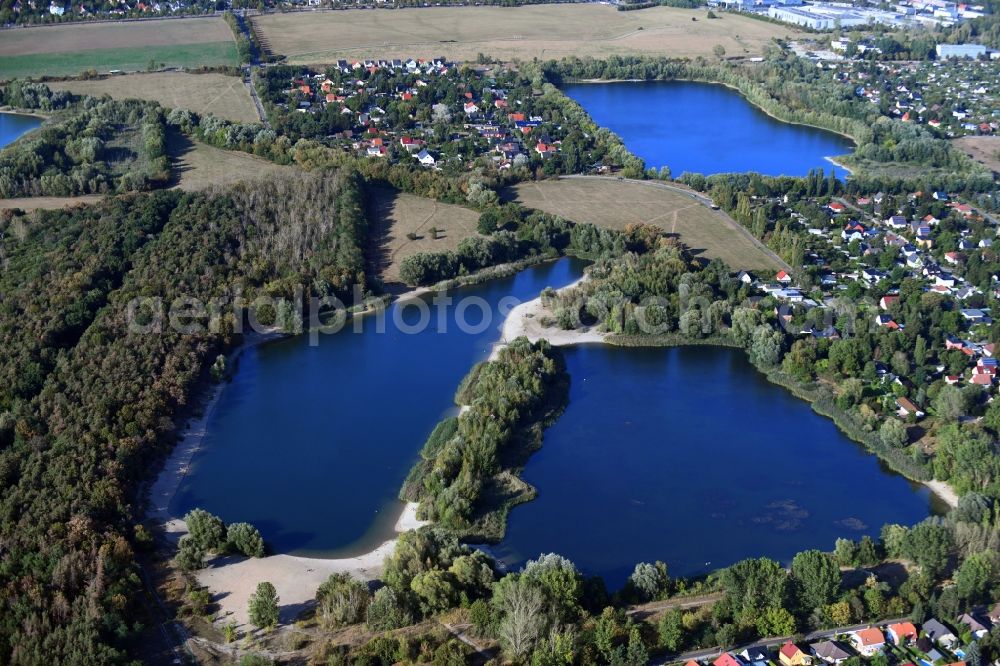 Aerial image Berlin - Sandy beach areas on the on Kaulsdorfer See in the district Kaulsdorf in Berlin, Germany