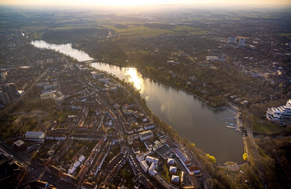 Aerial photograph Münster - Riparian areas on the lake area of Aasee in Muenster in the state North Rhine-Westphalia, Germany