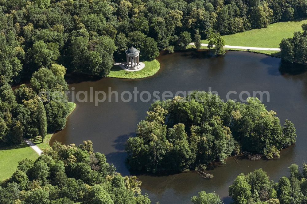 München from the bird's eye view: Riparian areas on the lake area of Badenburger See in Schlosspark in Munich in the state Bavaria, Germany