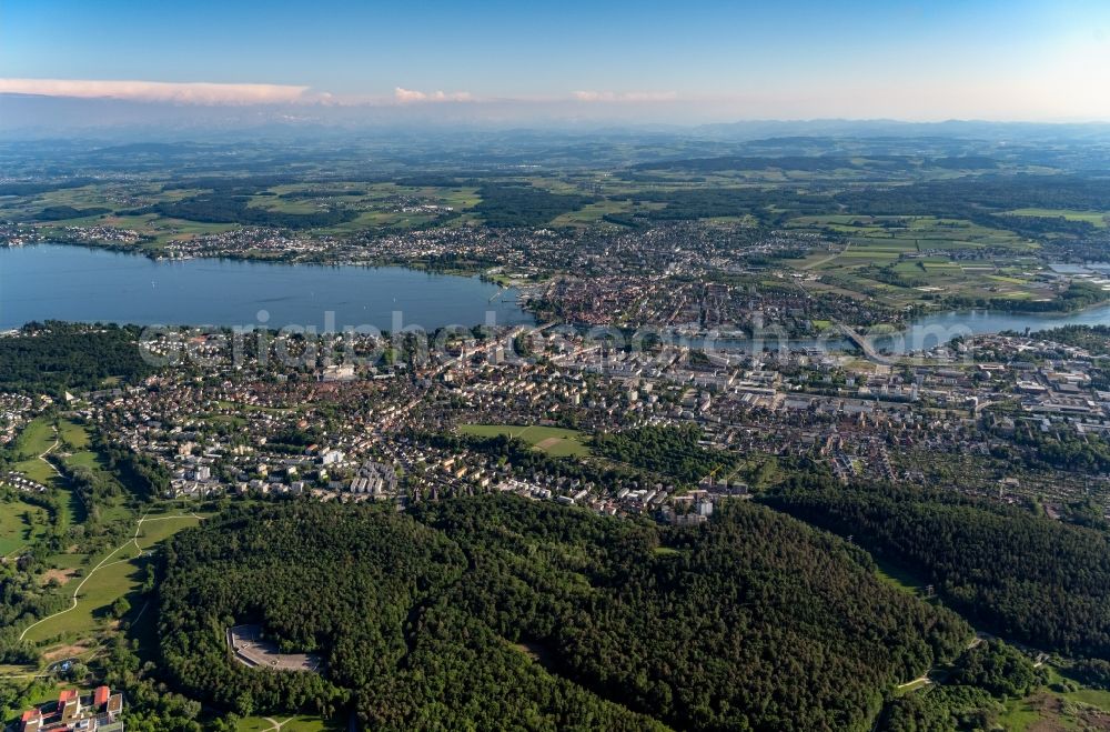 Aerial photograph Konstanz - Riparian areas on the lake area of Lake Constance in the district Allmannsdorf in Konstanz in the state Baden-Wuerttemberg, Germany