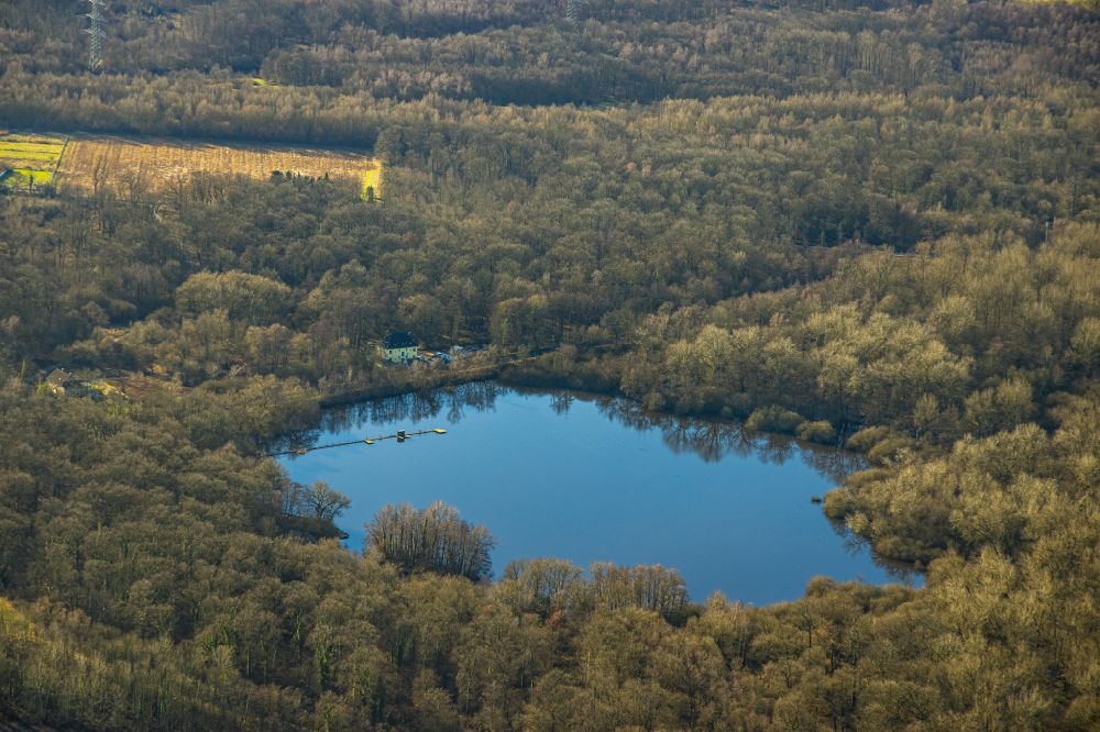 Aerial photograph Brüninghausen - Riparian areas on the lake area of Brunosee in Brueninghausen in the state North Rhine-Westphalia, Germany