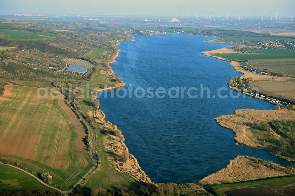 Aerial image Lüttchendorf - Riparian areas on the lake area of Boese Sieben in Luettchendorf in the state Saxony-Anhalt, Germany