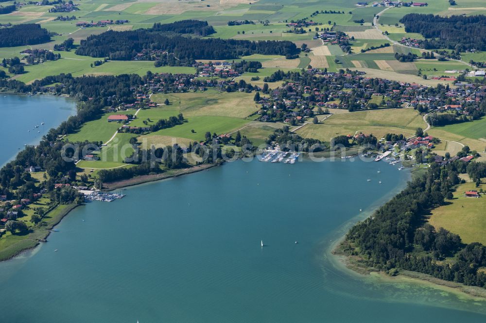 Aerial image Breitbrunn am Chiemsee - Riparian areas on the lake area of Chiemsee Urfahrnerbucht in Breitbrunn am Chiemsee in the state Bavaria, Germany