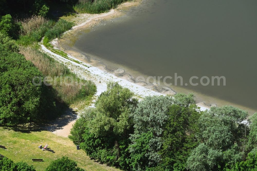 Aerial photograph Seefeld-Löhme - Riparian areas on the lake area of Haussee in Seefeld-Loehme in the state Brandenburg, Germany