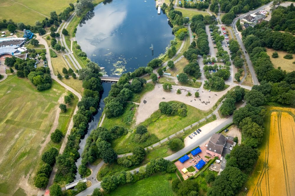 Aerial image Bochum - Riparian areas on the lake area of Kemnader See - Oelbach in Bochum in the state North Rhine-Westphalia, Germany